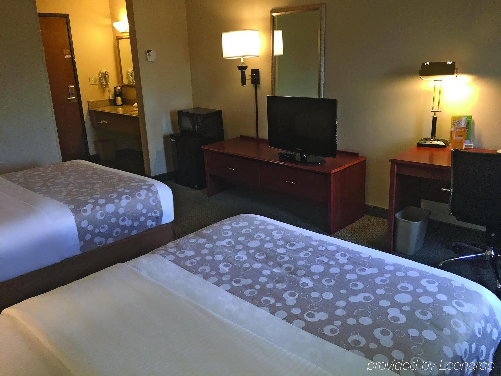 La Quinta Inn By Wyndham Milwaukee West 브룩필드 외부 사진