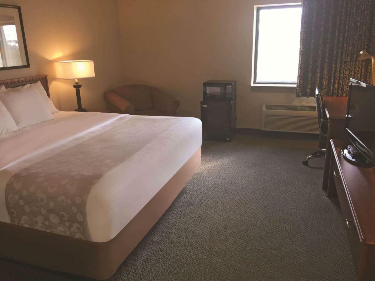 La Quinta Inn By Wyndham Milwaukee West 브룩필드 외부 사진